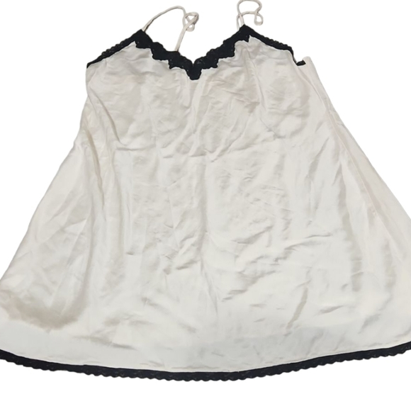 Beautiful ivory pearl colored black lace trim 100% silk vintage Morgan Taylor L - Picture 2 of 8